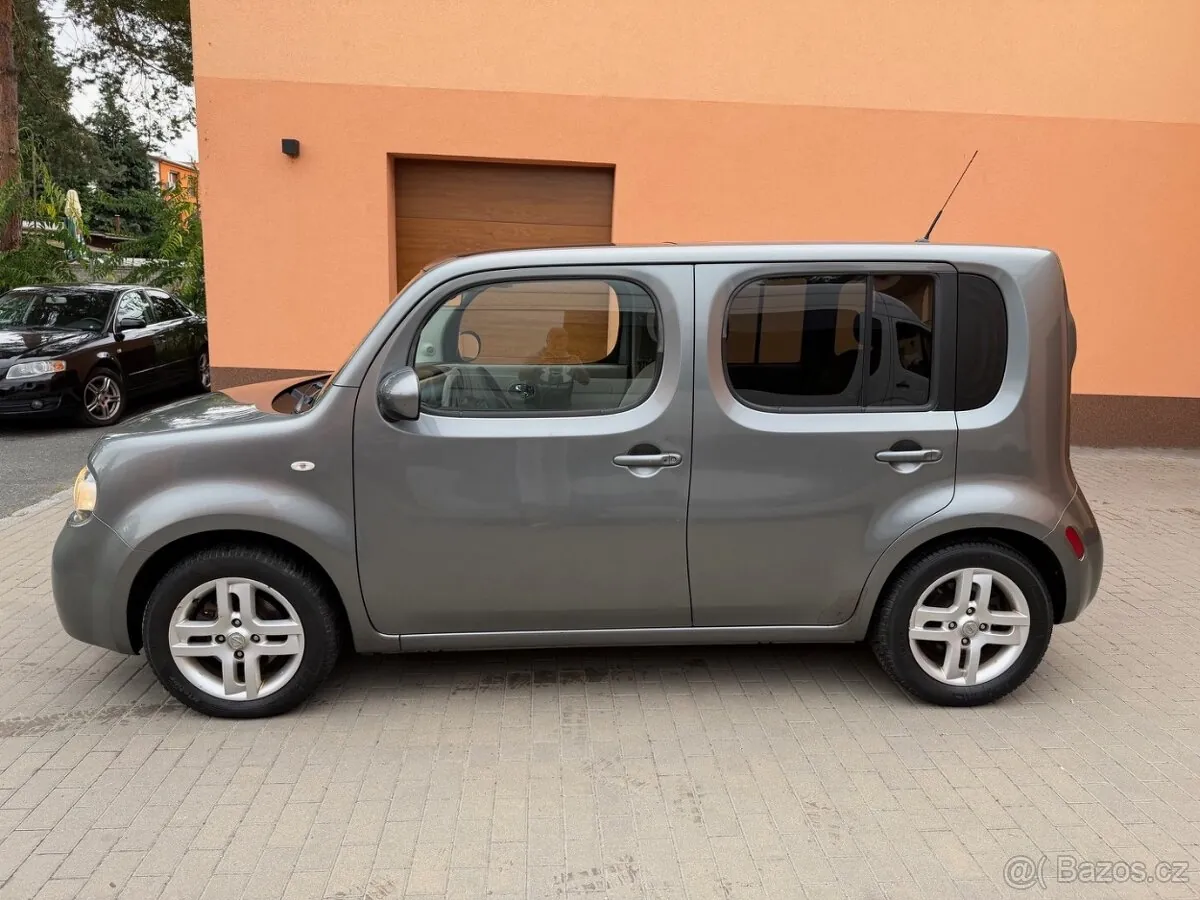 Nissan Cube 2010 photo 2