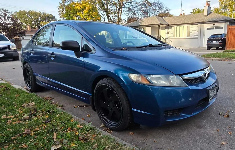 Honda Civic 2011 photo 2