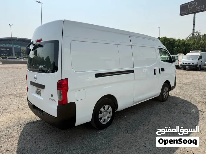 Nissan Urvan 2015 photo 3