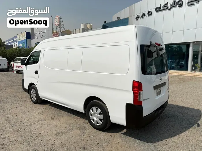 Nissan Urvan 2015 photo 4