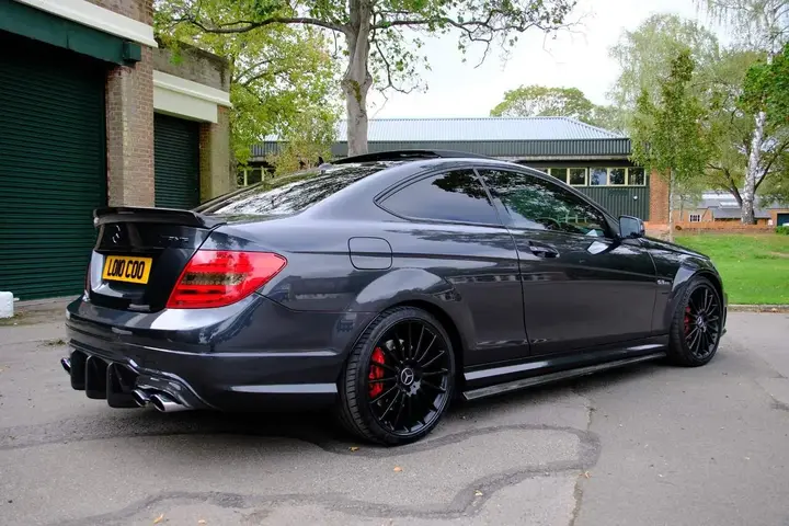 Mercedes-Benz C63 Amg 2012 photo 2