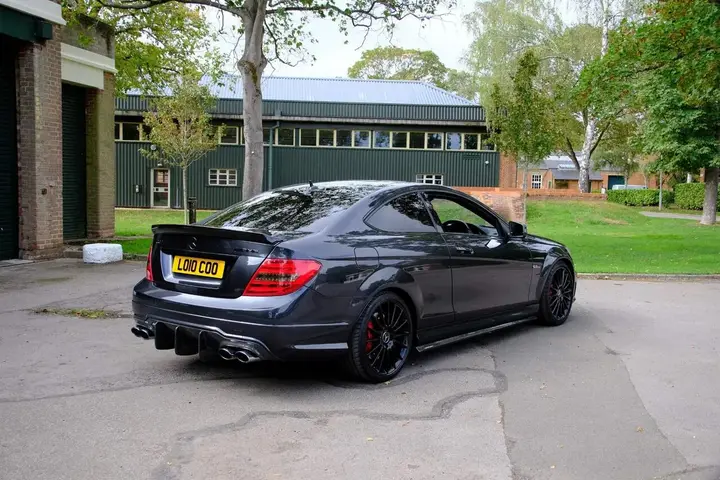 Mercedes-Benz C63 Amg 2012 photo 3