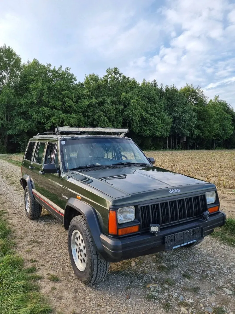 Jeep Cherokee 1996 photo 2