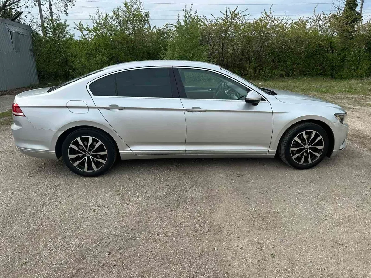 Volkswagen Passat 2016 photo 2