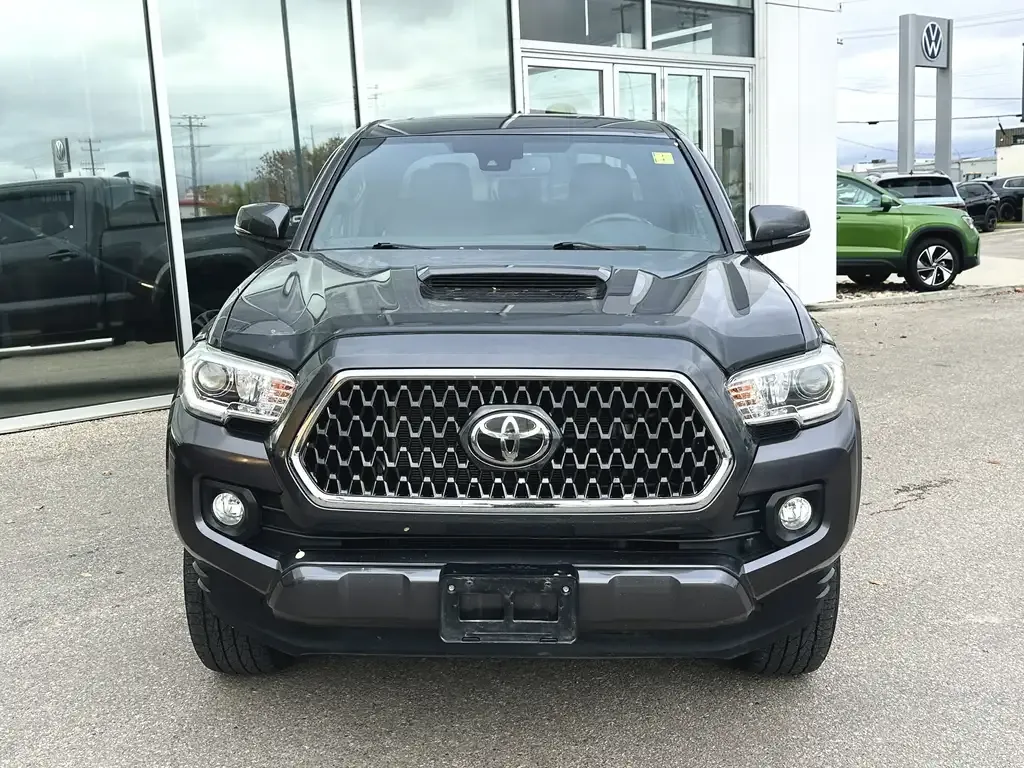 Toyota Tacoma 2018 photo 2
