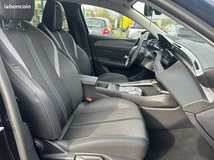 Peugeot 308 2025 photo 4