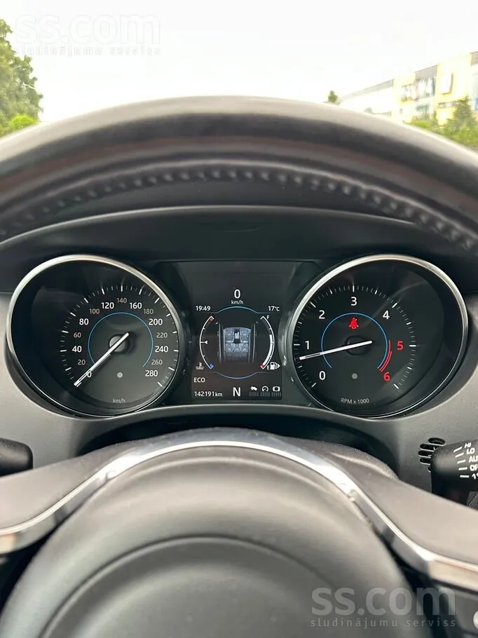Jaguar F-Pace 2018 photo 4