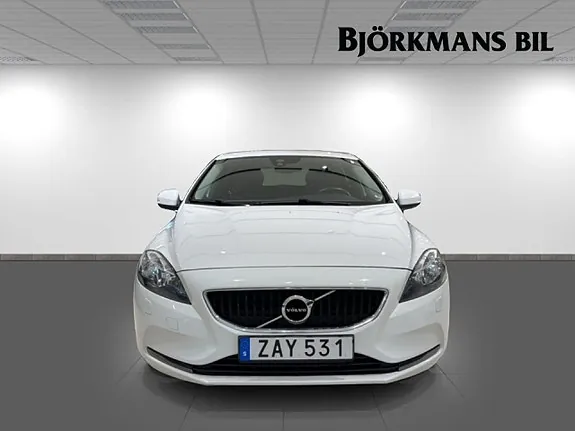 Volvo V40 2018 photo 2