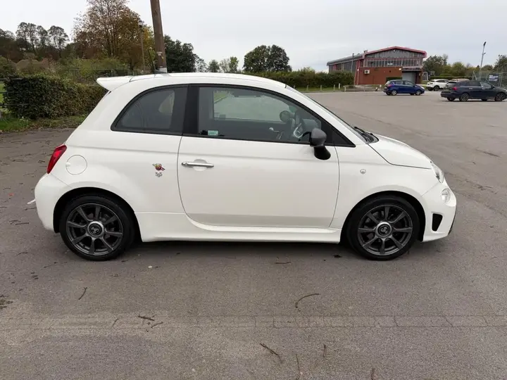 Abarth 595 2017 photo 2