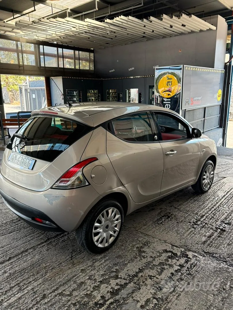 Lancia Ypsilon 2014 photo 2