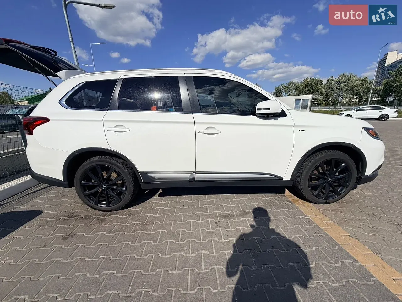 Mitsubishi Outlander 2018 photo 3