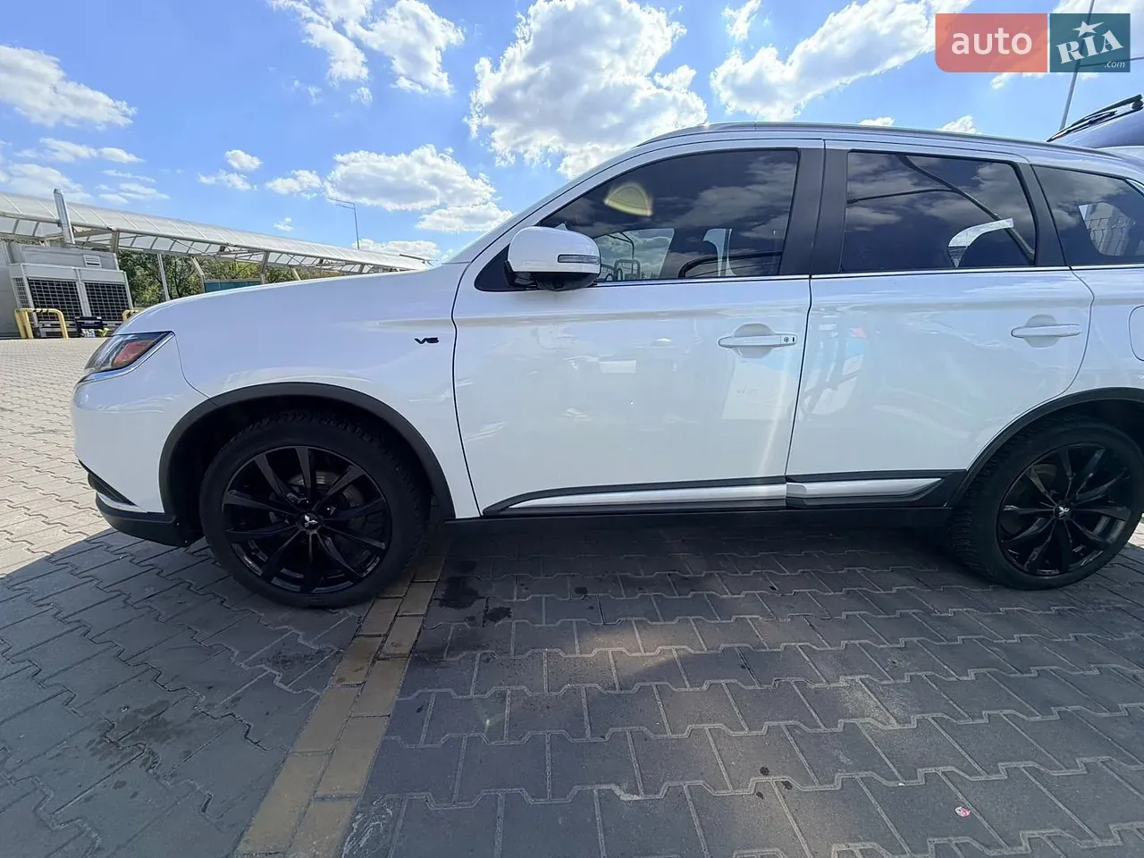 Mitsubishi Outlander 2018 photo 4