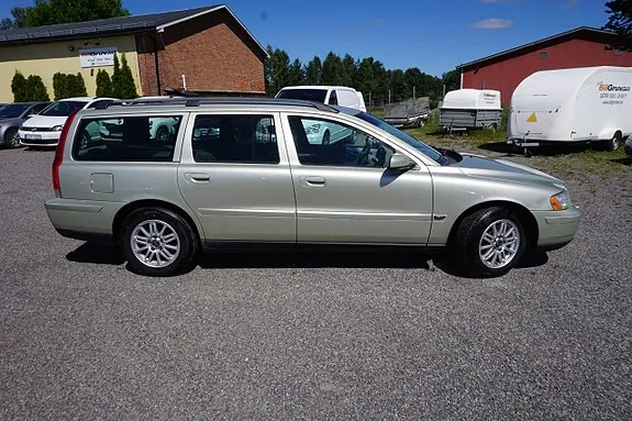Volvo V70 2006 photo 2