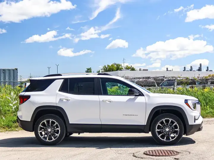 GMC Terrain 2027 photo 3