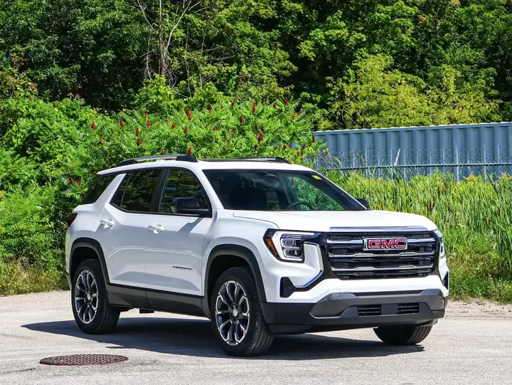 GMC Terrain 2027 photo 4