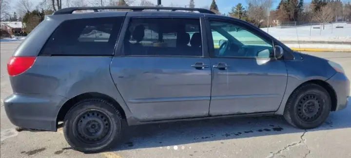 Toyota Sienna 2008 photo 4
