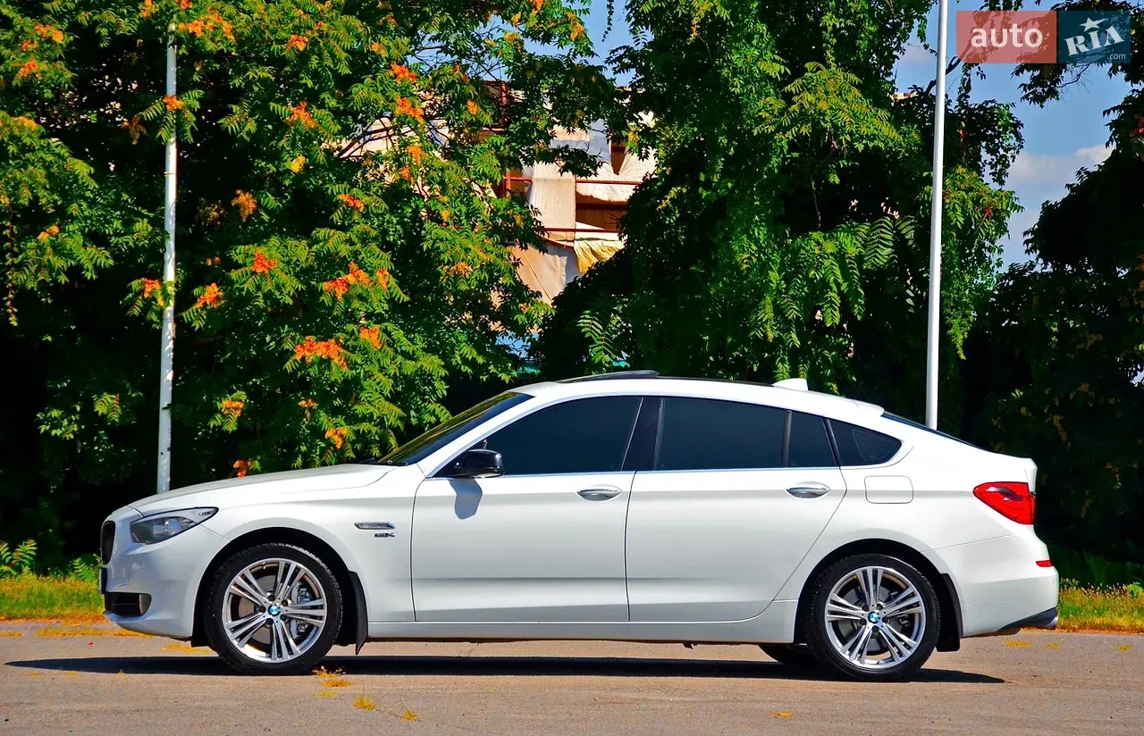 BMW 5 Series 2010 photo 5