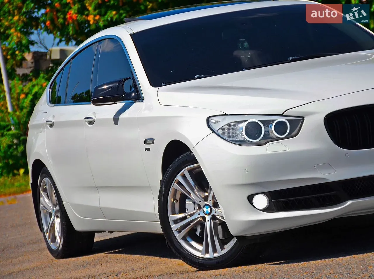 BMW 5 Series 2010 photo 3