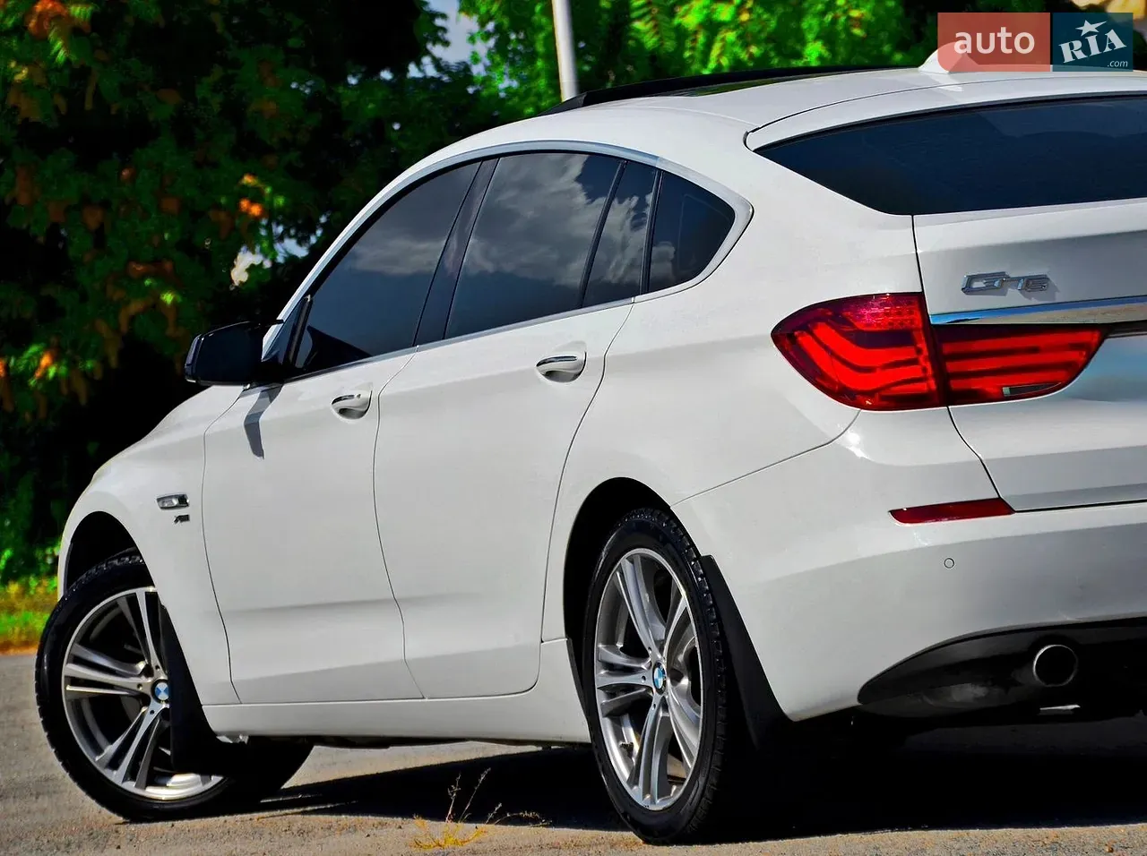 BMW 5 Series 2010 photo 4