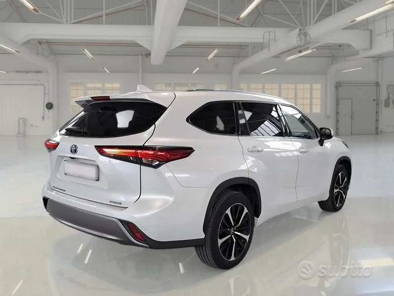 Toyota Highlander 2022 photo 4