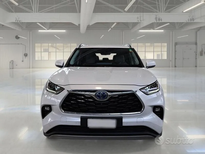 Toyota Highlander 2022 photo 2