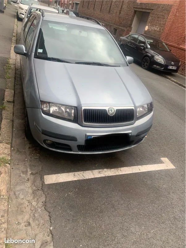 Skoda Fabia 2004 photo 2