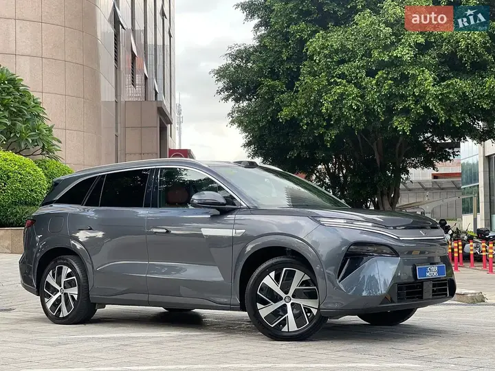 BYD Tang L