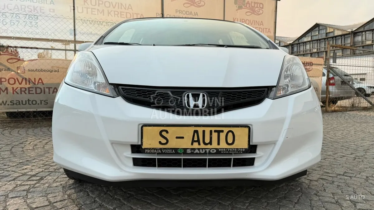 Honda Jazz 2014 photo 2