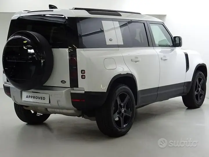 Land Rover Defender 2022 photo 2