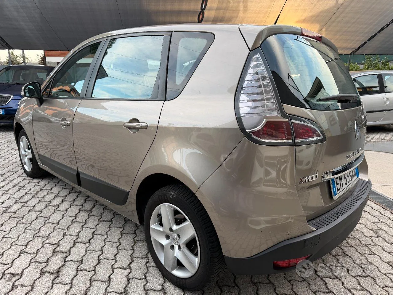 Renault Scenic 2012 photo 3