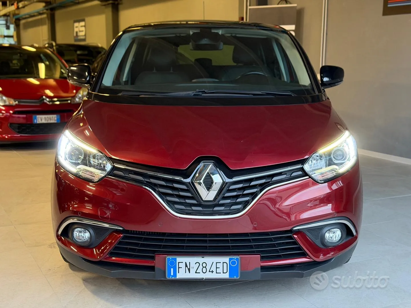 Renault Scenic 2018 photo 2