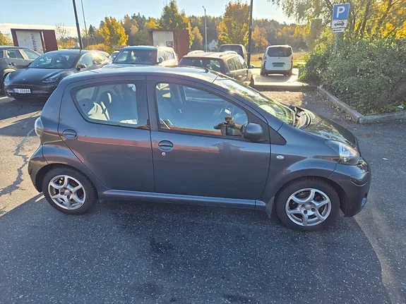 Toyota Aygo 2012 photo 3