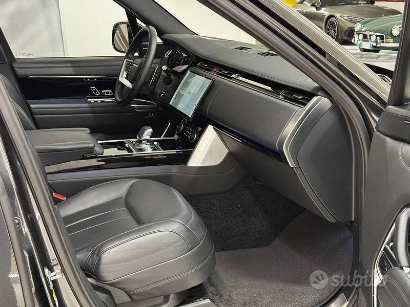Land Rover Range Rover 2023 photo 3