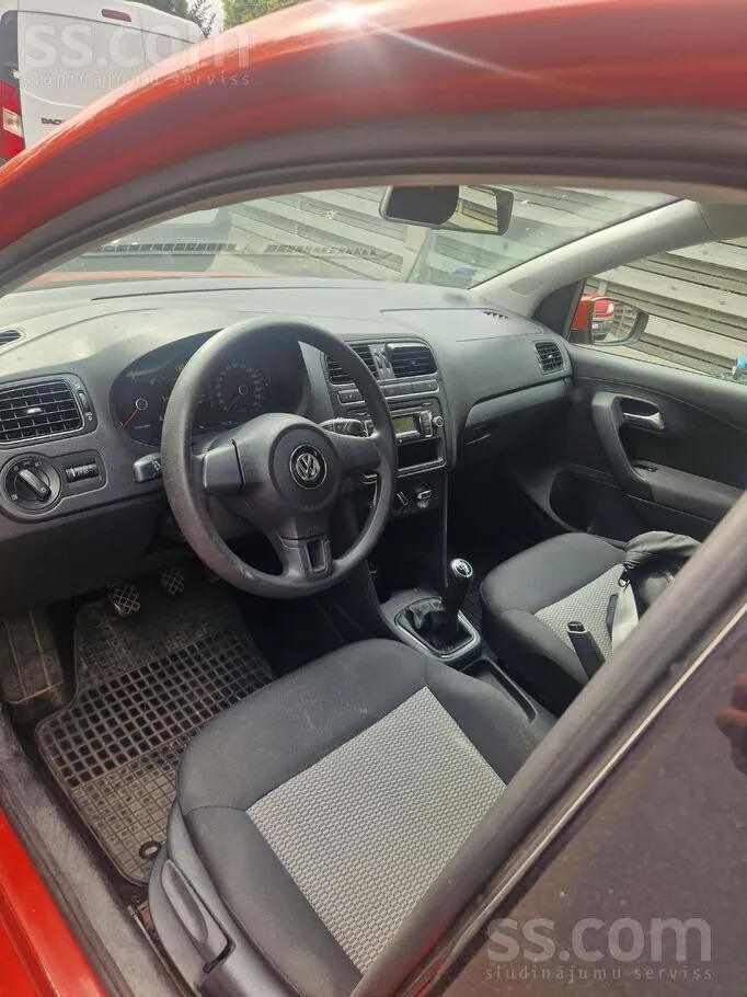 Volkswagen Polo 2010 photo 3