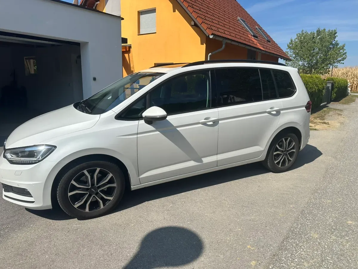 Volkswagen Touran 2019 photo 2