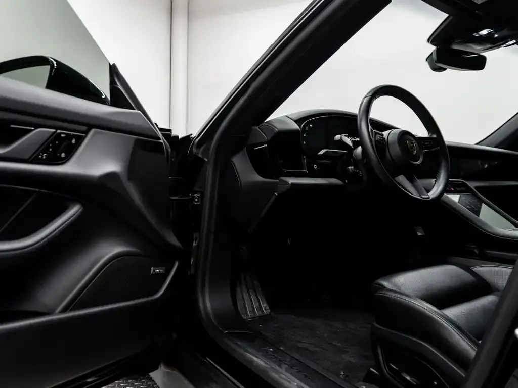 Porsche Taycan 2021 photo 3
