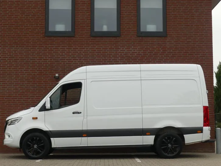 Mercedes-Benz Sprinter 2024 photo 3