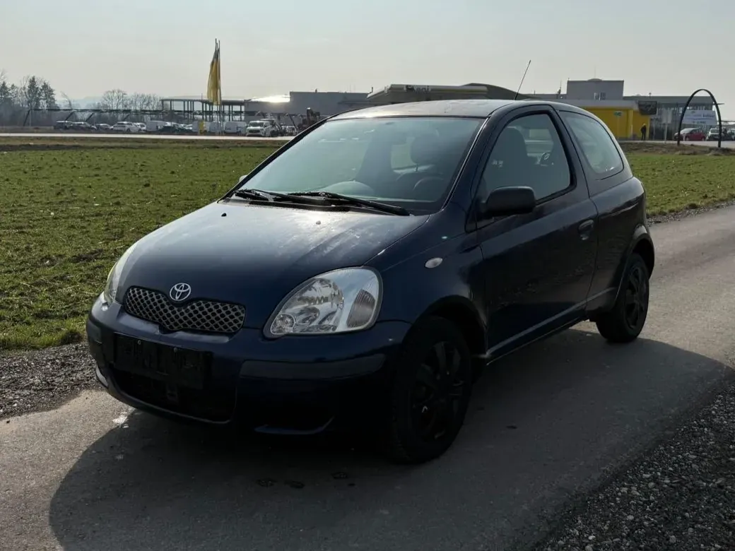 Toyota Yaris 2004 photo 2