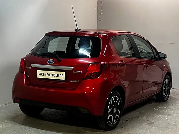 Toyota Yaris 2015 photo 3
