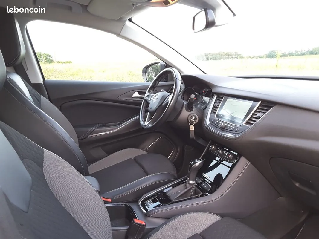 Opel Grandland X 2019 photo 3