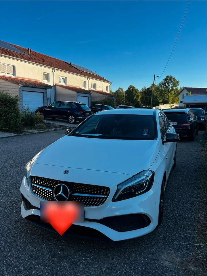 Mercedes-Benz A180