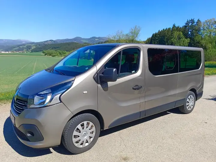 Renault Trafic 2018 photo 2