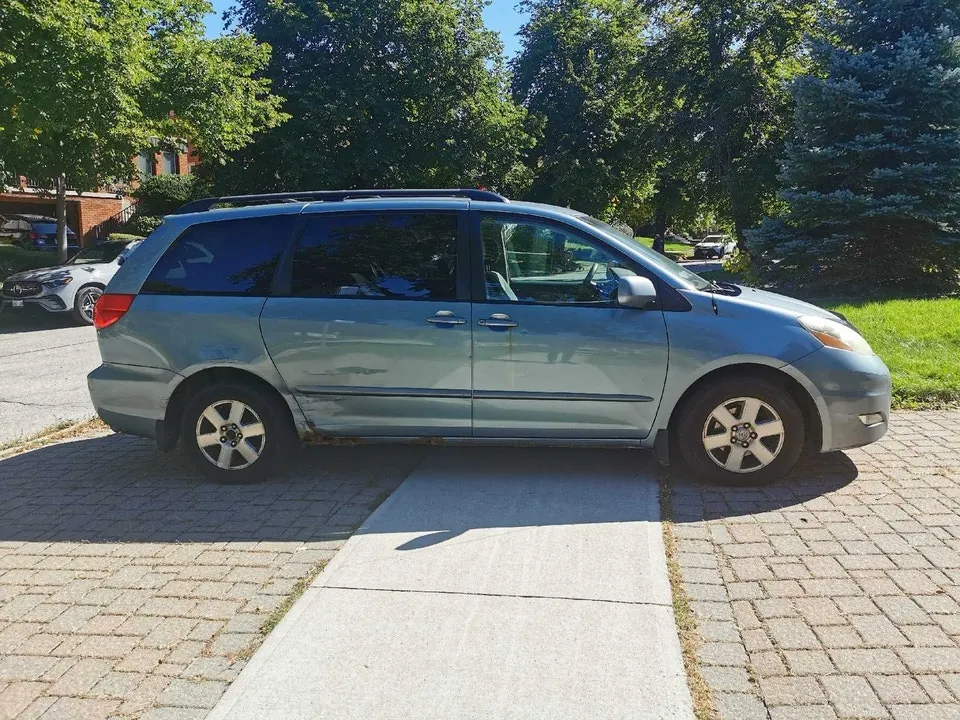 Toyota Sienna 2008 photo 4