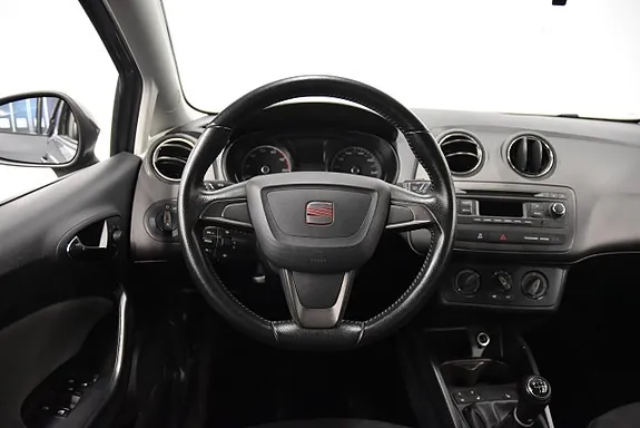 Seat Ibiza 2014 photo 2