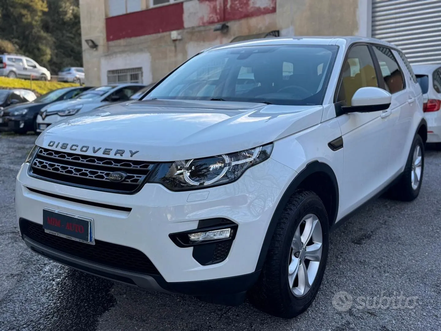 Land Rover Discovery Sport 2016 photo 2
