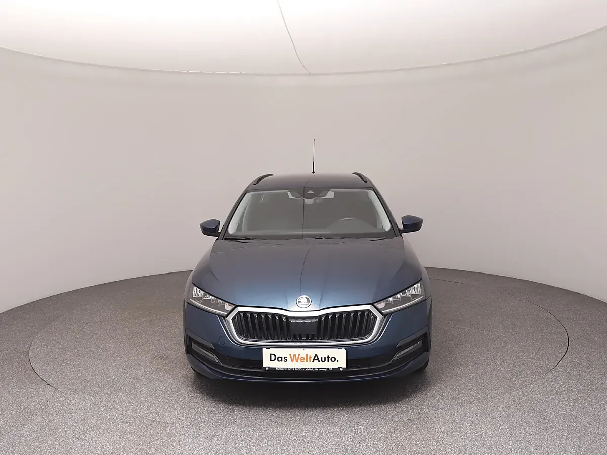 Skoda Octavia 2021 photo 3