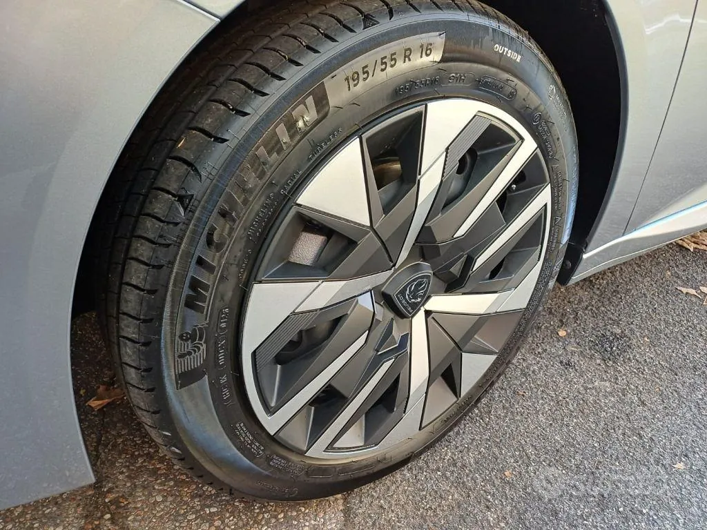 Peugeot 208 2026 photo 4