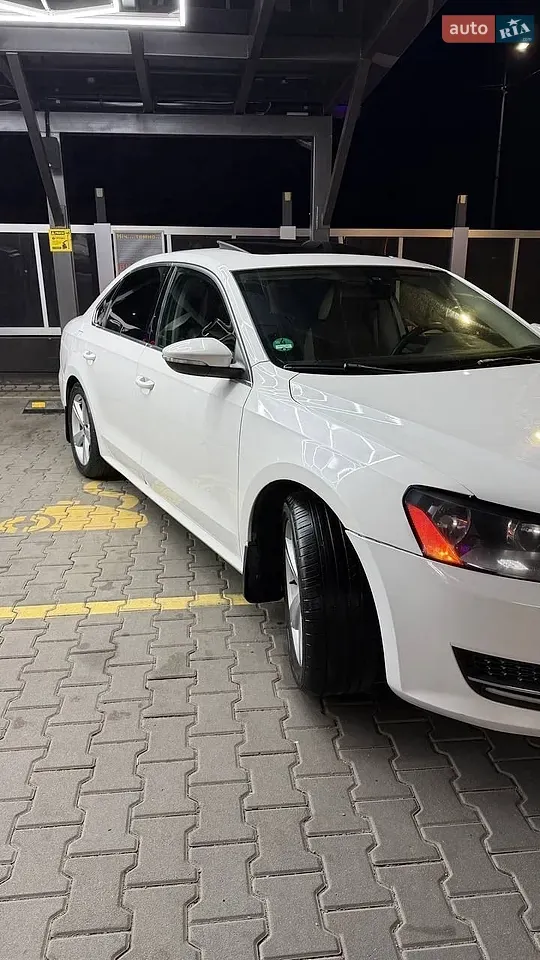 Volkswagen Passat 2011 photo 4
