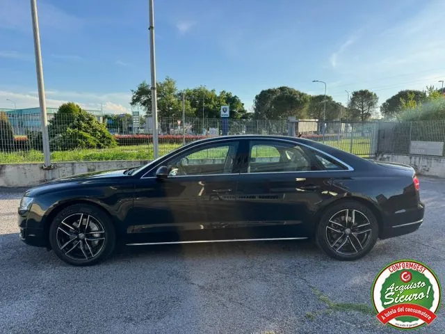 Audi A8 2017 photo 2