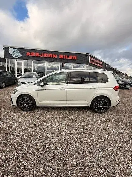 Volkswagen Touran 2018 photo 2